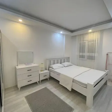 New In Old Town Apartment
